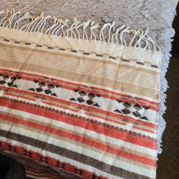H&M Aztec Print Scarf - Picture 12 of 12